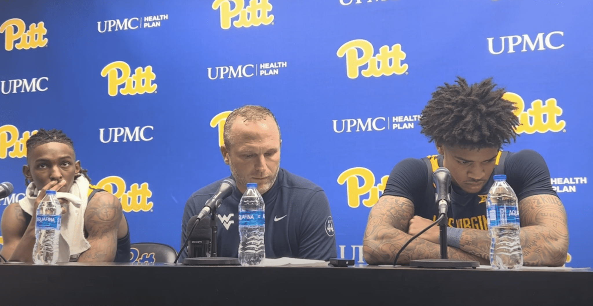 WVU Basketball Darian DeVries and players